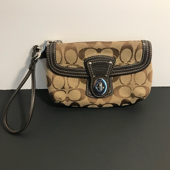 Coach Handbags - Coach Wristlet